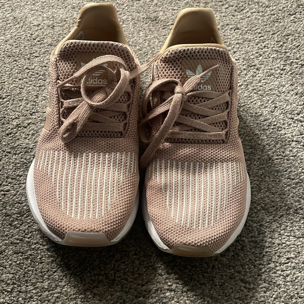 Adidas swift run